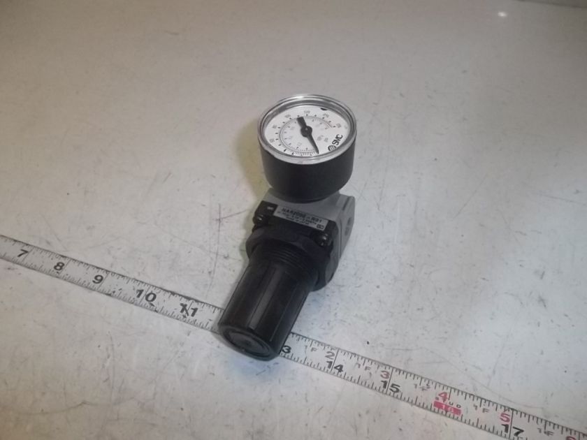 SMC Pressure Regulator NAR2000 N01 w/Gauge  