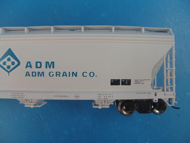 Atlas HO Scale ADM Hopper Car Train Rolling Stock 65030  