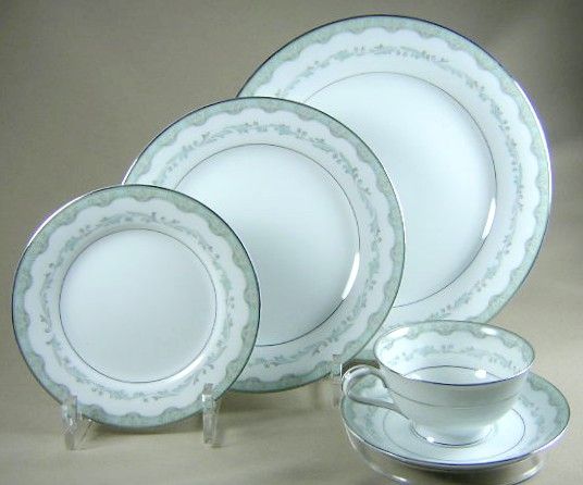  COMPLETING YOUR DINNERWARE PATTERNS FOR OVER 17 YEARS. WE CARRY OLD 