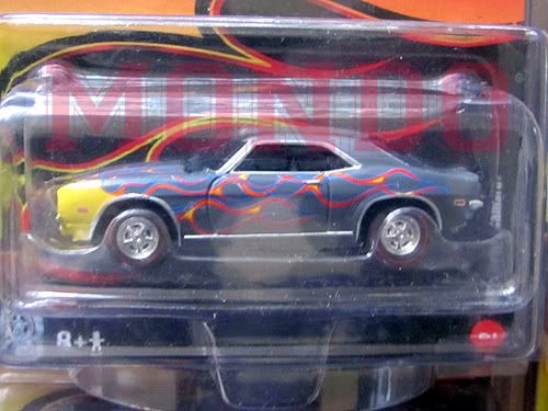 JOHNNY LIGHTNING FLAMES 4 CAR SET + 1 WHITE LIGHTNING  