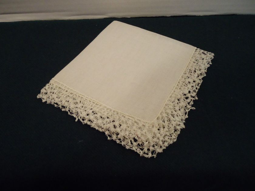 VINTAGE LINEN LACE HANDKERCHIEF # 965  