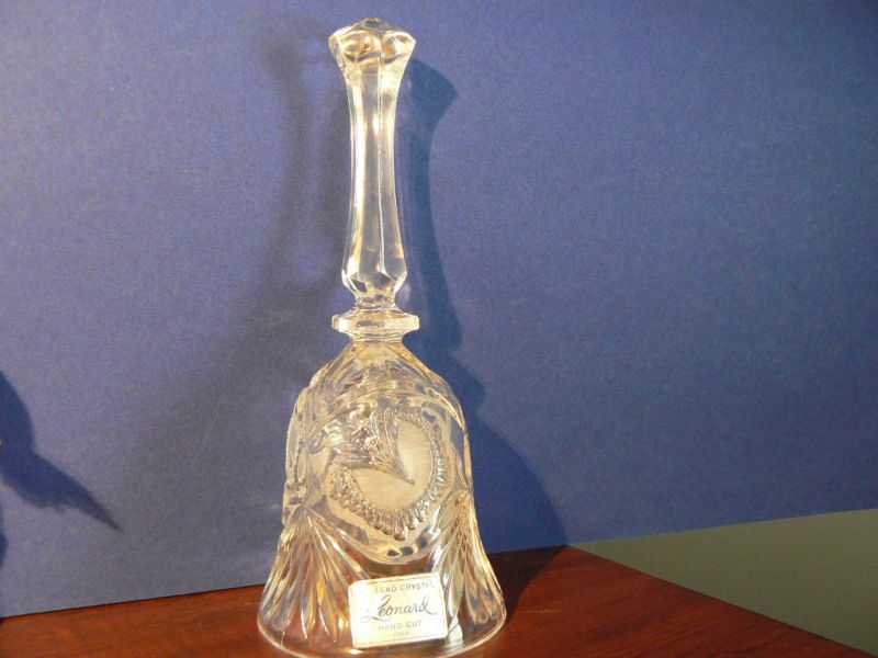 24%LEAD CRYSTAL HAND CUT CRYSTAL BELL by LEONARD, ITALY  