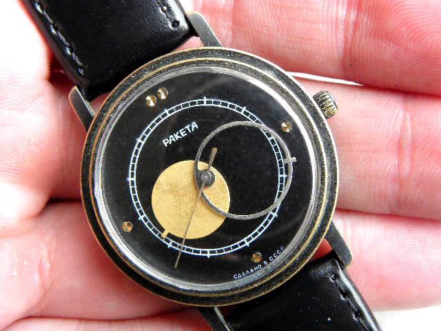 reloj raro raketa kopernik de urss las manos muy bonitas e 