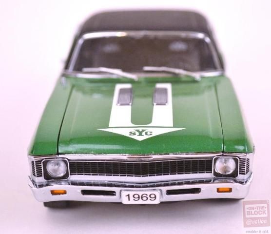 Danbury Mint Yenko Nova 427 124 Die Cast Model Car  