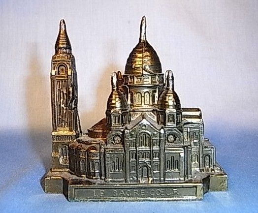 LE SACRE COEUR CHURCH CITY SOUVENIR BUILDING PARIS TO19  