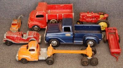 VINTAGE 1940S HUBLEY KIDDIE TOY 452 TOW TRUCK  