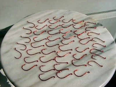 100 Brand New 3/0 Octopus Red Chrome Hooks   2 packs  