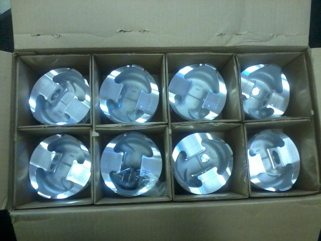 NEW Ross Forged BB Chevy Pistons  