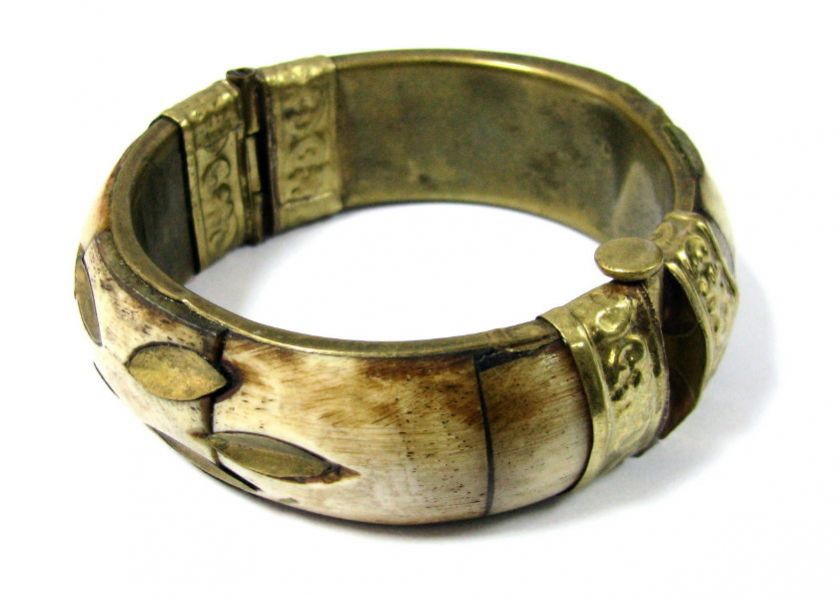 OLD VINTAGE HANDMADE BRASS BANGLE BRACELET SNAP #44 »  