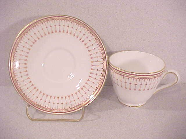Spode Kensington Y8051 Bone China Cup and Saucer Set(s)  