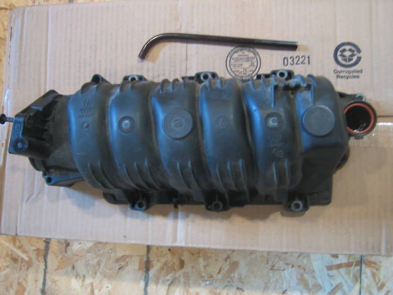 UPPER INTAKE MANIFOLD PONTIAC GRAND PRIX MONTE CARLO  