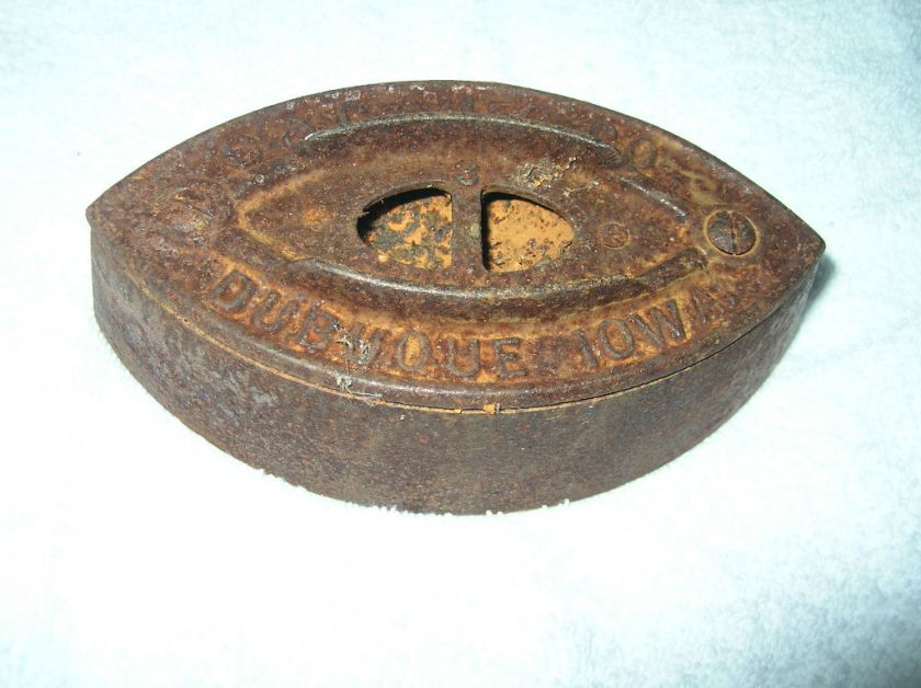 Mfg Co Dubuque Iowa Vintage Sad Iron  