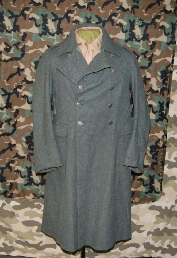 SWISS / GERMAN ARMY GREEN WOOL OVERCOAT SIZE 42  