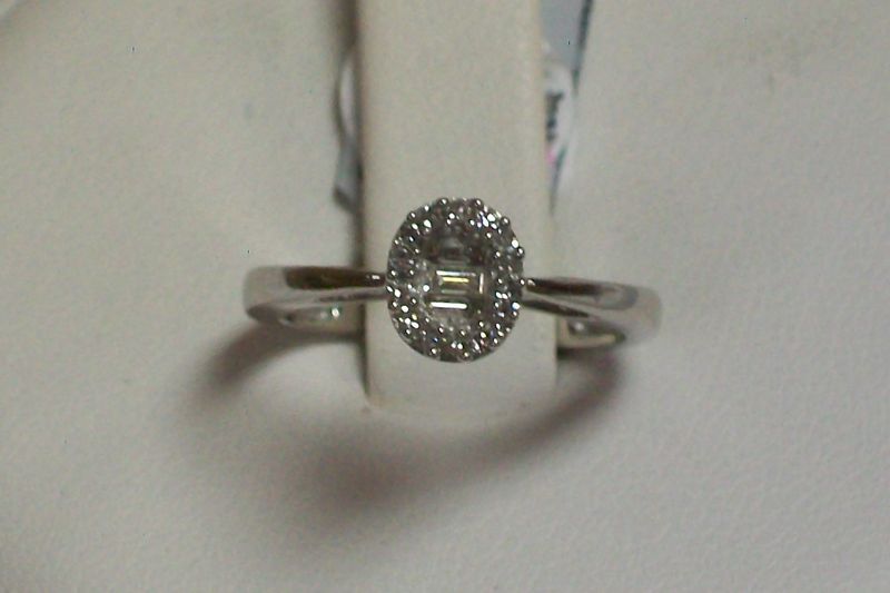 10K White Gold Oval Shape Cluster Engagement Ring New  