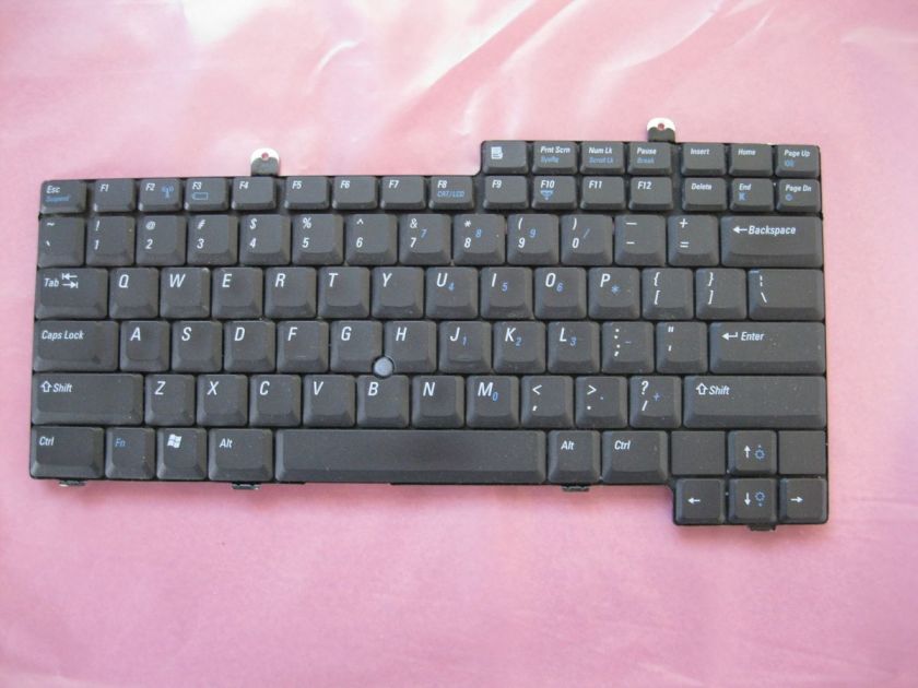 DELL LATITUDE D600 LAPTOP KEYBOARD 1M745  