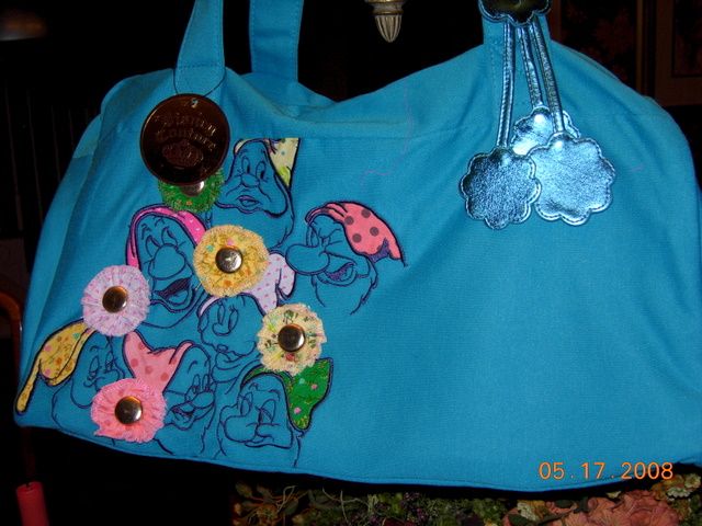 LOOP DISNEY COUTURE BLUE DUFFEL 7 DWARFS 2008 ~New  