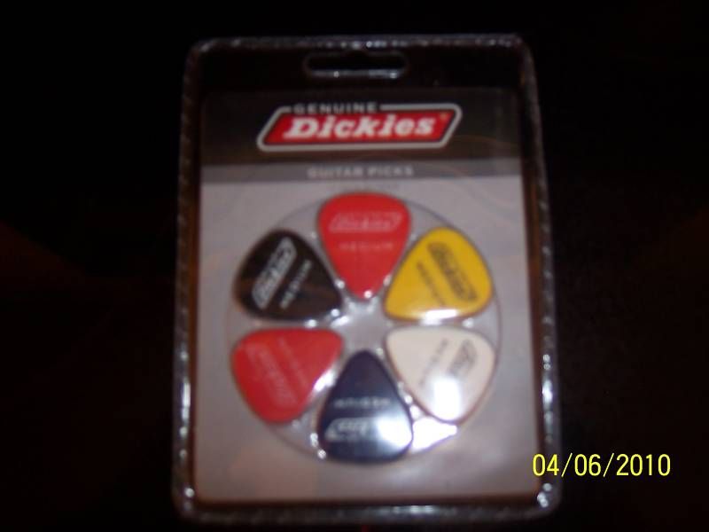 NIP Genuine Dickies Guitar Picks Med. 12 Picks In Pack   