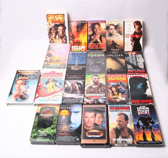 HUGE MIX LOT OF ACTION AND FAMILY VHS MOVIES  