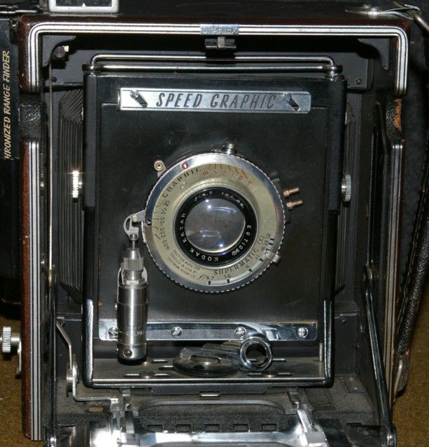 VINTAGE KODAK SPEED GRAPHIC BY GRAFLEX FILM PRESS CAMERA WITH FLASH 