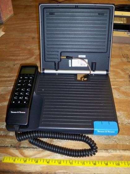 Thrane & Thrane 403034A Satellite Phone w/Access + Siemens Solar Panel 