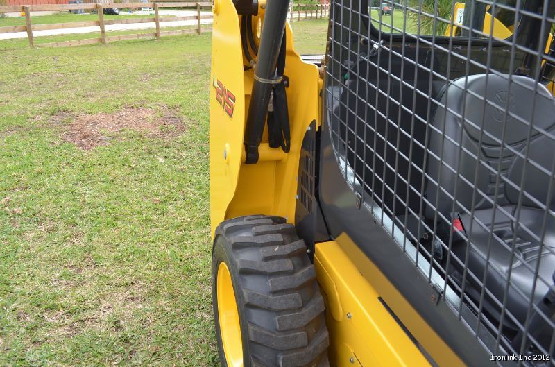 2011 New Holland L215, 90+ PIX, VIDEO, we EXPORT Worldwide BRAND NEW 