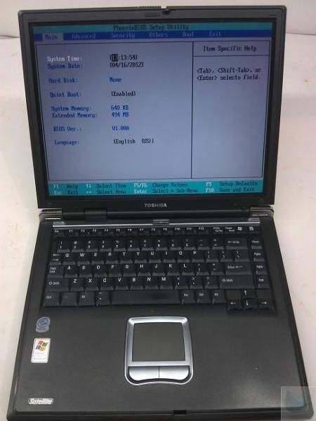 Toshiba Satellite 1135 Intel Celeron 2.0GHz 512MB CD RW/DVD Wifi 